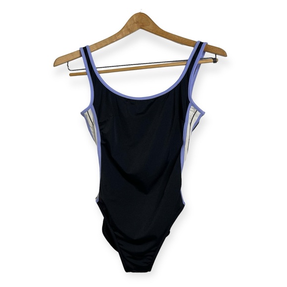 Miraclesuit Slimming Side Stripe Scoop Neck One Piece Swimsuit Black Size 12